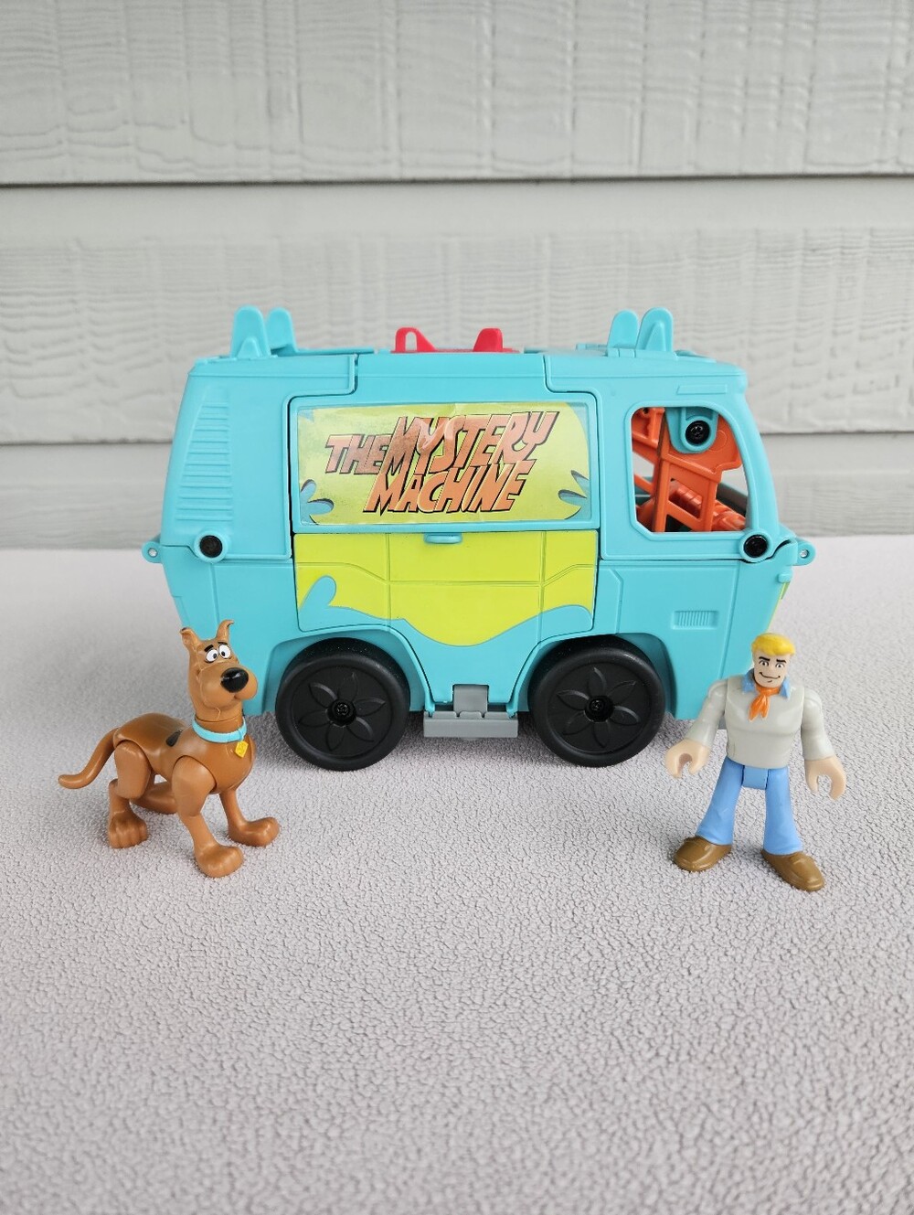Fisher Price Imaginext 2018 Scooby-Doo Transforming Mystery Machine Fred
